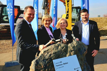 Stavba dálnice D6 se opět rozrostla o další úsek Stavba dálnice D6 se opět rozrostla o další úsek