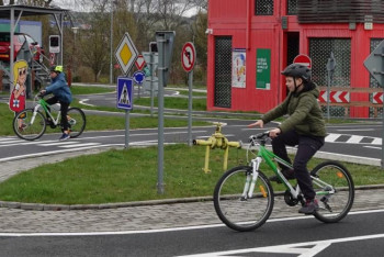Kraj finančně podporuje výuku dopravní výchovy Kraj finančně podporuje výuku dopravní výchovy