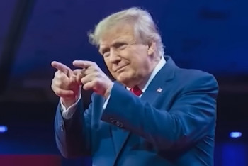 Konec slabosti, návrat k síle. Trump mění styl zahraniční politiky